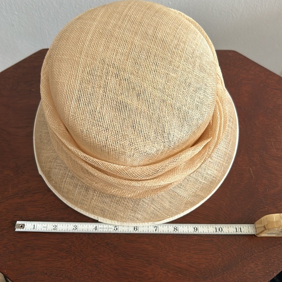 Creamy beige straw hat with straw folded sash, natural fibers, made in England - Picture 10 of 12